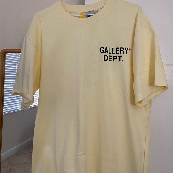 XL new tshirt - Picture 2 of 2